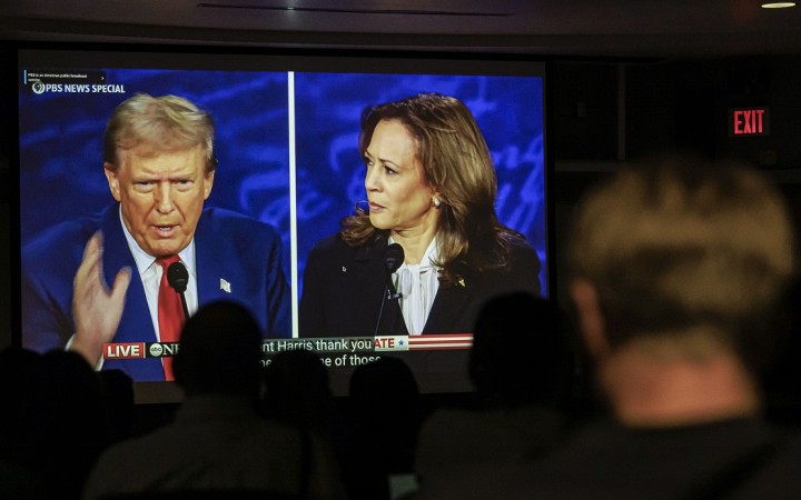 Harrisová a Trump si najprv podali ruky. Potom sa sporili o potratoch, zdravotníctve či imigrácii
