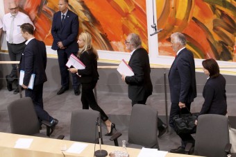 Rakúsky parlament vyslovil nedôveru vláde kancelára Kurza