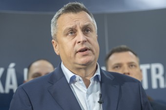 Šéf SNS sa pustil do ministrov a nahneval ich. Šutaj Eštok hovorí o slabom článku koalície