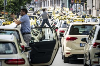Uber neurčuje a ani nemôže určiť cenu jazdného