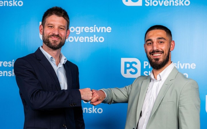 Od Matoviča odišiel pre fotku s človekom SNS a nešportové správanie. PS bude mať 33 poslancov