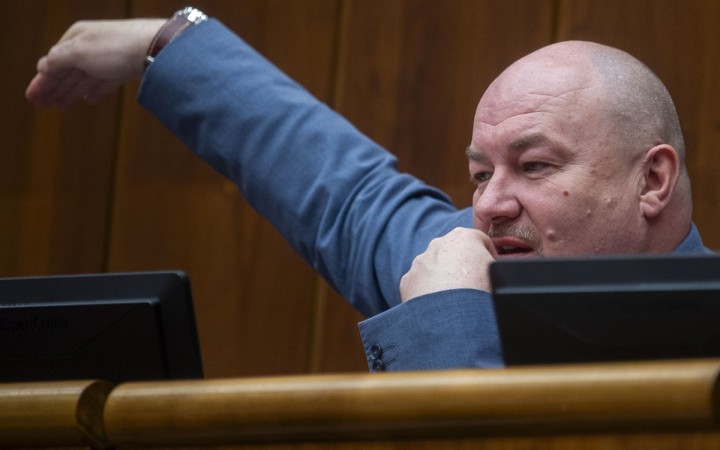 Poslanci neprijali kontrauznesenie. Huliak hlasoval proti s Plavákovou, ktorá ho v rozprave vytočila