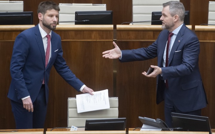 Žiadajte koniec Šimkovičovej, Suska a Kotlára. Máte na to nástroje