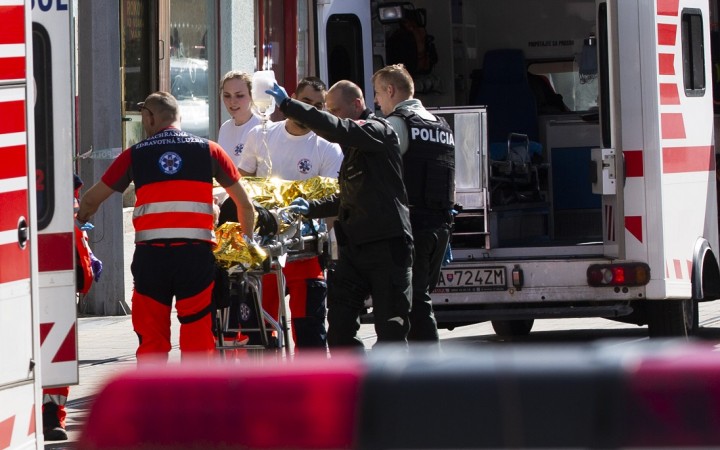Dvaja zranení muži z incidentu na Obchodnej ulici sú v stabilizovanom stave