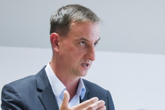 SNS odmieta Krajcera, ktorého chce v telerozhlase Hlas. Parlament preto voľbu odsúva