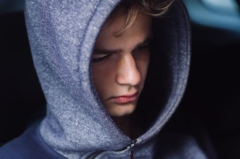 Synovmu kamarátovi z triedy diagnostikovali rakovinu, vidíme, že sa trápi. Ako ho v tom máme sprevádzať?