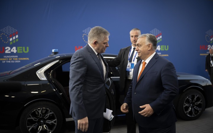 Fico s Orbánom ako jediní z lídrov vyzvali na zmenu ukrajinskej stratégie