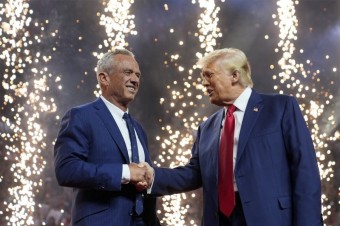 Robert Kennedy Jr. mieri na ministerstvo. Bude sa pandémia vyšetrovať novou Trumpovou vládou?