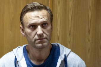 Medzi zadržanými na pochode na podporu novinára Golunova je aj Navaľnyj