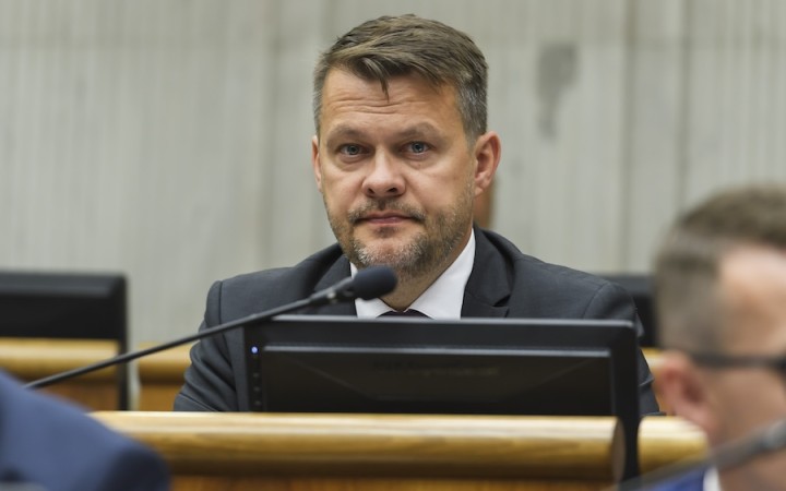 Samuel Migaľ z Hlasu sa neprezentoval pri návrhu o športe z dielne SNS