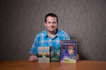 Knihomoľov zápisník: Michael Novak, komiksový Štefánik a budúcnosť vojny