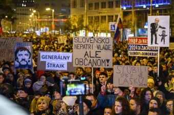 Má byť o „agresivite na opozičných mítingoch“. Sekol sa premiér o dva roky?