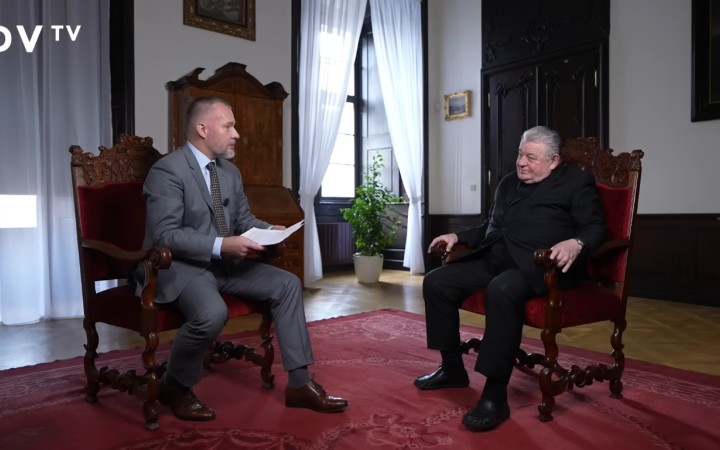 Kardinála podráždili otázky, z relácie chcel odísť. Bývalý provinciál dominikánov kritizuje Duku aj DVTV