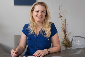 Problémom nie sú len poisťovne, ale aj lekári, ktorí majú vysoké platy, no výkony za nich robia iní