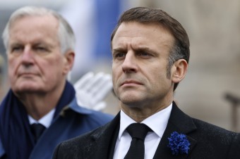 Macron vyhlásil, že zotrvá vo funkcii až do konca svojho mandátu