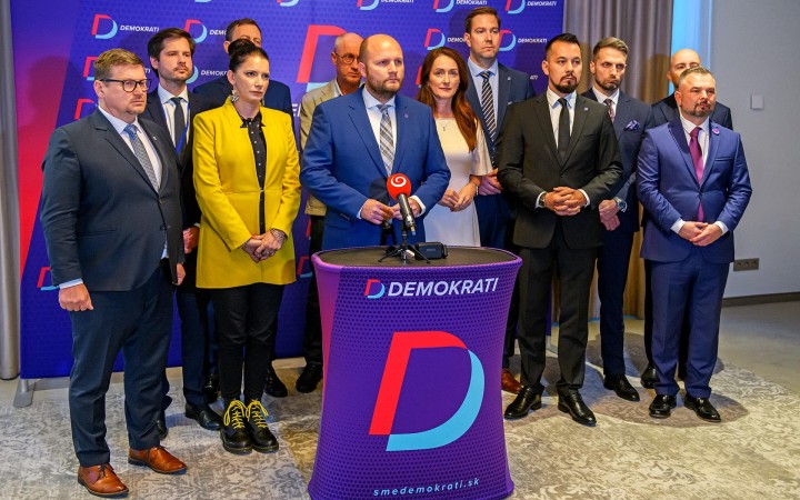 Iba silné slová Fica neporazia