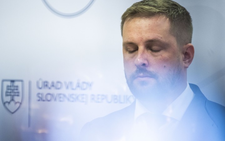 Rebeli z Hlasu obišli vlastného ministra. Dvaja z nich nakoniec Šaška podržali