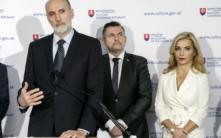 Môže mať trestnoprávnu dohru, hovorí ministerka. Šéf SNG sa sťažuje, že ho všetci kritizujú