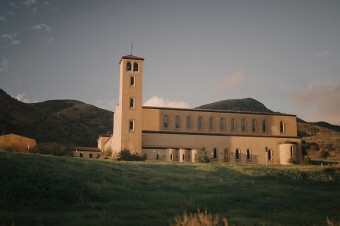 Kláštor za 120 miliónov, úspech filmu o Benediktovi XVI. na cenách Emmy aj biskup na pive