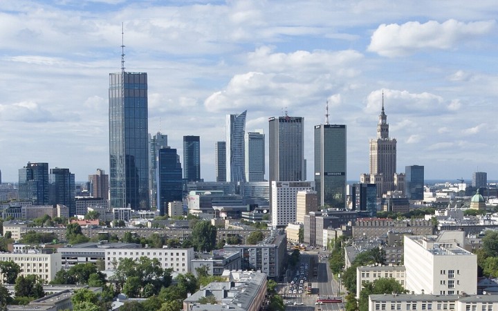 Bude Praha o pár desaťročí chudobným príbuzným rozvinutej Varšavy?