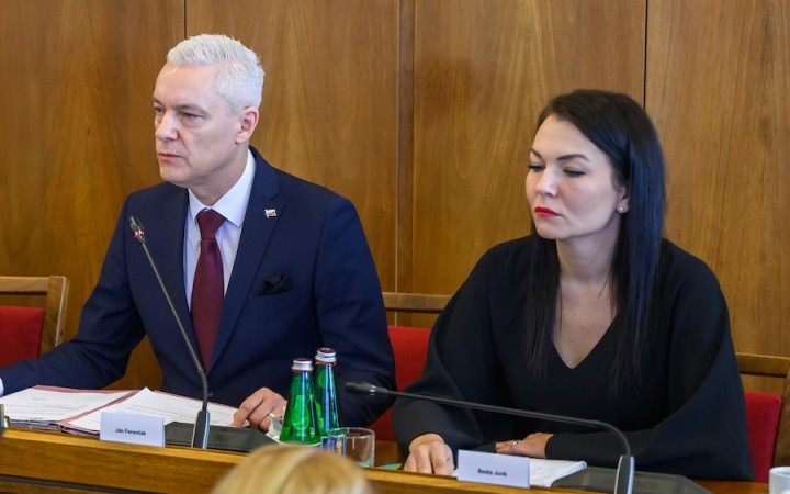 Skupina poslancov z Hlasu a PS pôjde spoločne do Kyjeva