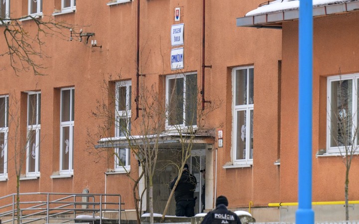Možno to súvisí s nepodaním ruky študenta, vravel Danko. Matovič viní Fica