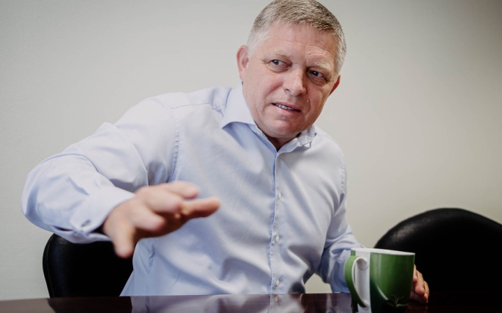 Zmeňte svoje správanie a zvážte odchod z politiky. Šírite konšpirácie, klamete a polarizujete spoločnosť