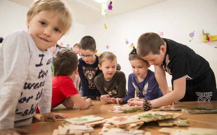 Škôlka pre päťročné deti bude povinná, na učenie doma bude stačiť maturita
