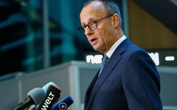 Požiarny múr proti AfD ešte nepadol, ale Merz už berie radikálom hlasy