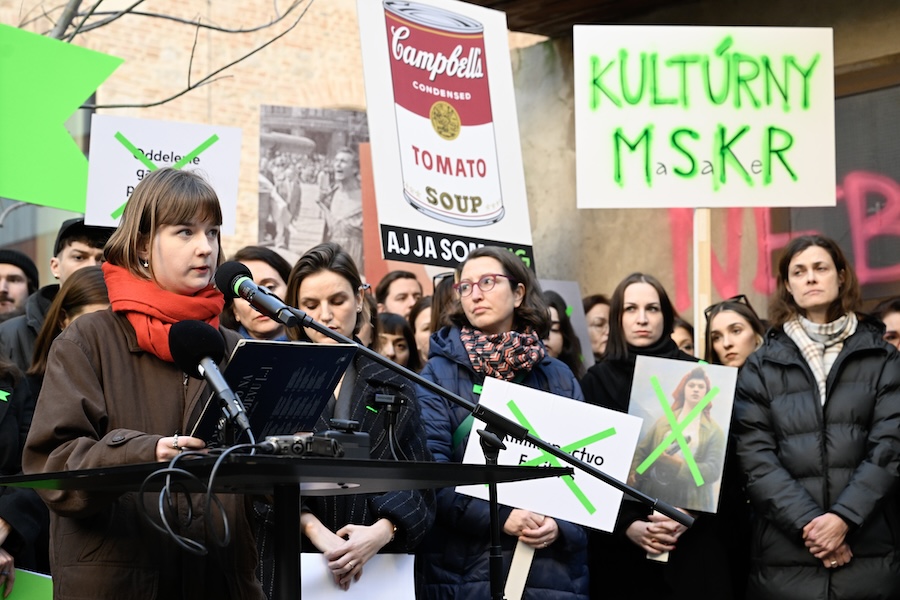 &Scaron;imkovičov&aacute; sa rozhodla nečinne prizerať kolapsu erbovej in&scaron;tit&uacute;cie, hovoria