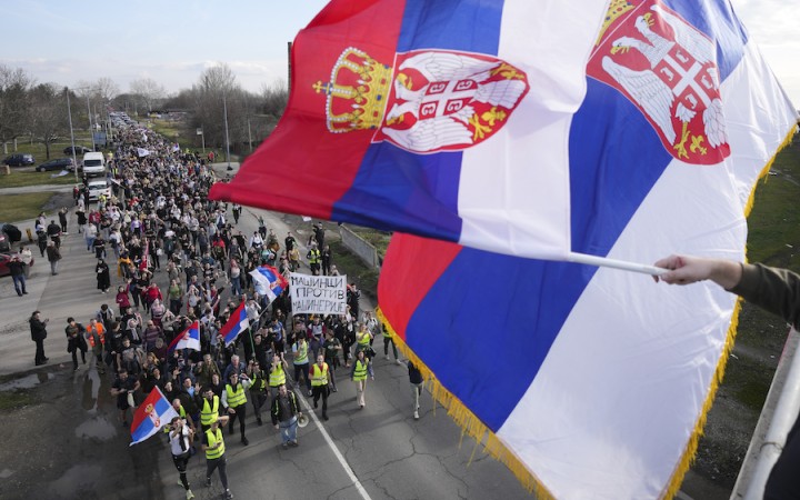 Porfirije sa zastal študentov. Násilie je v rozpore so všetkými kresťanskými princípmi, vyhlásil