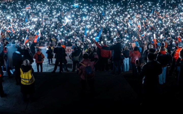 V Pellegriniho meste nemajú ani dnes protestnú pauzu, pochodovať bude aj župan Lunter