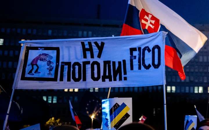 Orbánova plynová dvojička, slovenský Janukovyč, no niektorí jeho konaniu rozumejú