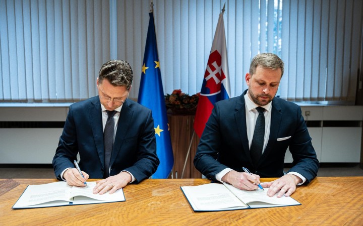 Sťažujú sa nemocnice, Penta aj Jurinová, Visolajský je prekvapený. Koľko za dohodu zaplatíme?