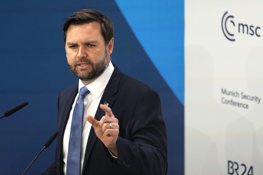 Najv&auml;č&scaron;ia hrozba, ktorej Eur&oacute;pa čel&iacute;, nie je Rusko, ale &uacute;stup od vlastn&yacute;ch hodn&ocirc;t