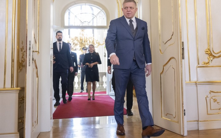 Danko ponúkol všetky ministerstvá SNS. Fico riešenie neukázal, možnosti konzultoval s Pellegrinim