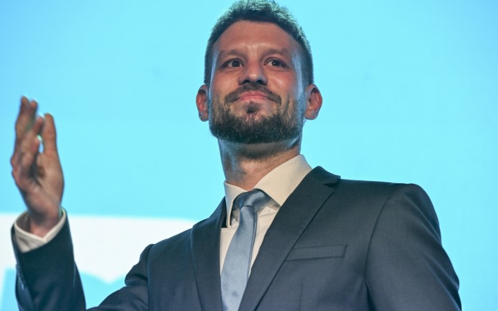 Sme demokratická strana. Členovia mi môžu napísať, pri incidentoch ich však vylúčime