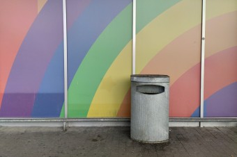 Ako som si v štvorpísmenovom obchode s nábytkom nenakúpil a neprispel tak k záchrane sveta