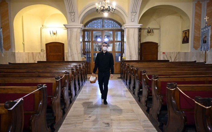 Obavy z prázdnejších kostolov sa nenaplnili. Ľudia sú štedrejší, hovoria farári aj niektoré zbierky