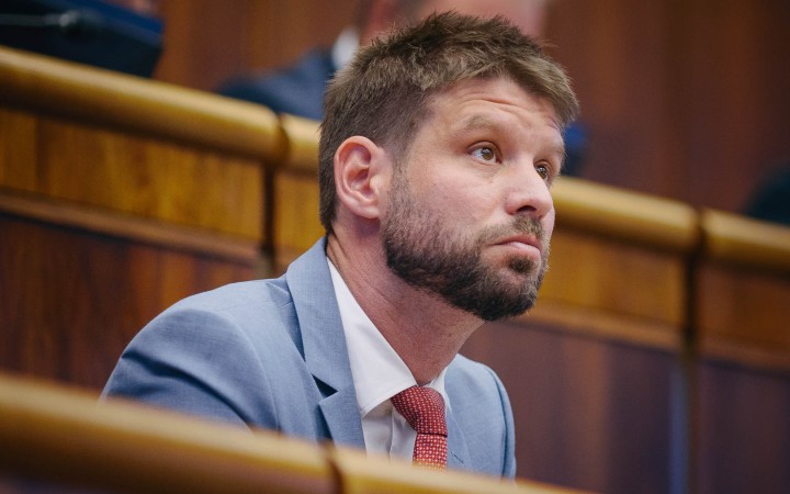 Šéf PS si musí zvyknúť, že politika nie je nedeľná škola