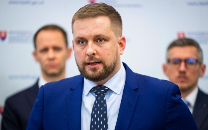 Šaško zrušil vyhlášku o ochranných pásmach. Zverejnili ju len v utorok