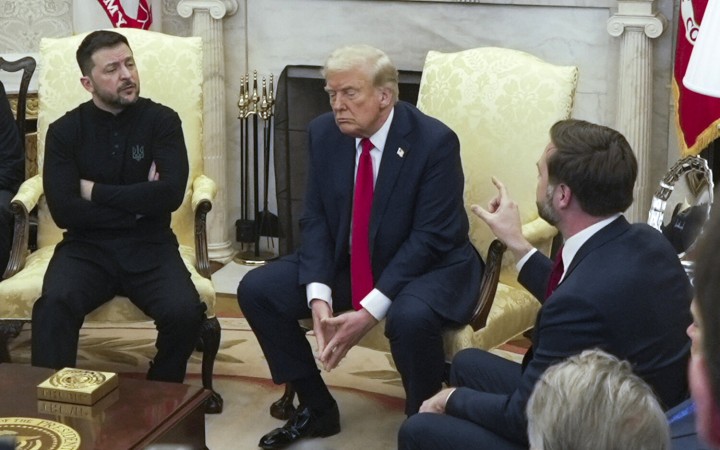 Zelenského úlohou je bojovať za svoju vlasť, nie robiť prezidenta USA spokojným