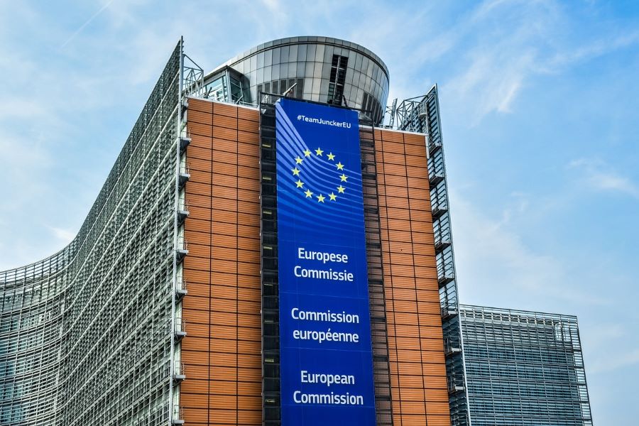 EÚ chce vznik centralizovanej databázy nahlásených nenávistných prejavov