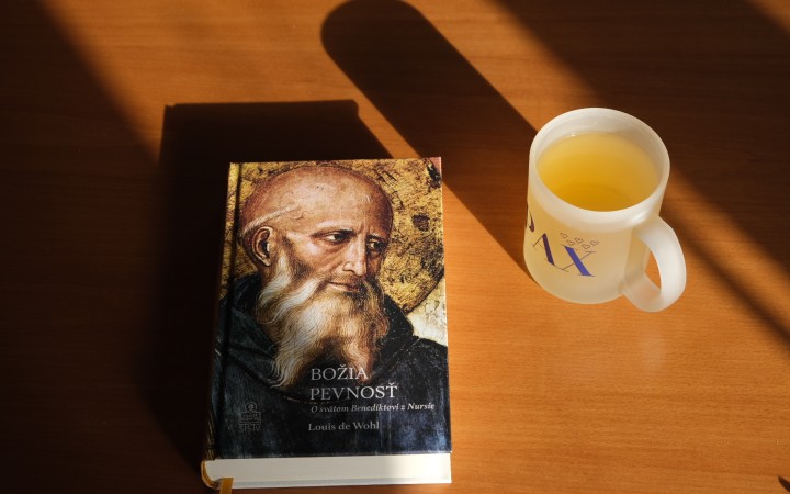 Keď Rím upadal, bola Benediktova stratégia najčudnejšia, ale najrozumnejšia