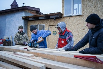 Keď nemôžem bojovať na fronte, bojujem aspoň s kelňou v ruke