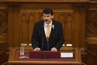 Maďarský prezident Áder podpísal kritizovaný zákon o reforme akadémie vied