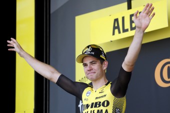 Desiatu etapu vyhral van Aert, Sagan finišoval piaty