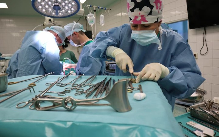 Slovenských medikov z Česka musíme lákať domov inak, deviatačkám treba dať šancu stať sa sestrami