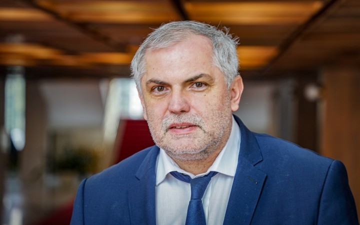 Nie sme apendix Smeru, aj Fico čelí pre transakčnú daň tlaku