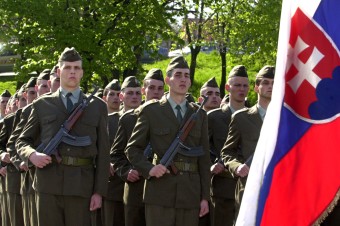 Vojak ako občan v uniforme a občan ako vojak v zálohe